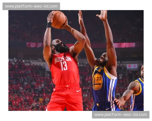 绝境之下的信仰之战:库里的封神半场与火箭的红色梦魇 绝境之下的信仰之战:库里的封神半场与火箭的红色梦魇